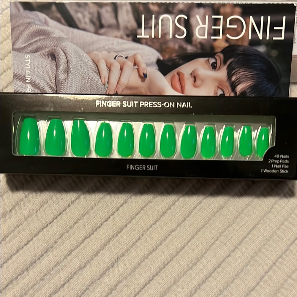 Finger Suit Neon Green Press-On Nails Coffin Shape